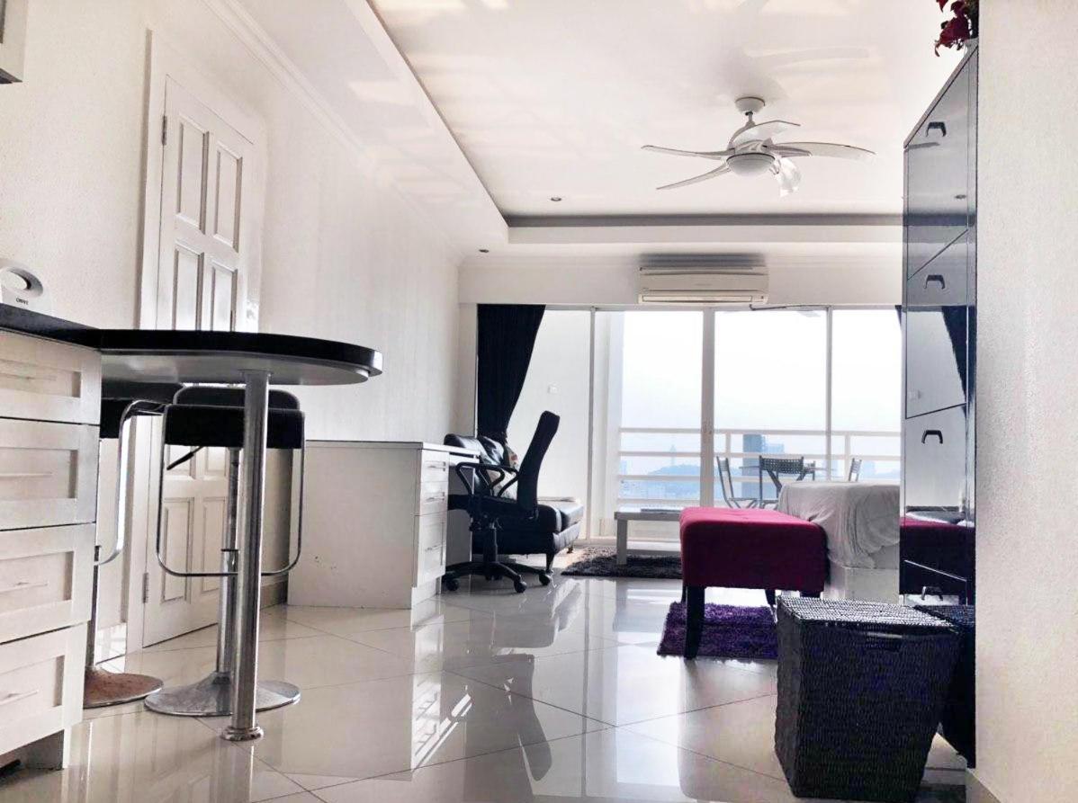 Hotel Vtsix At View Talay 6 Pattaya Exterior foto