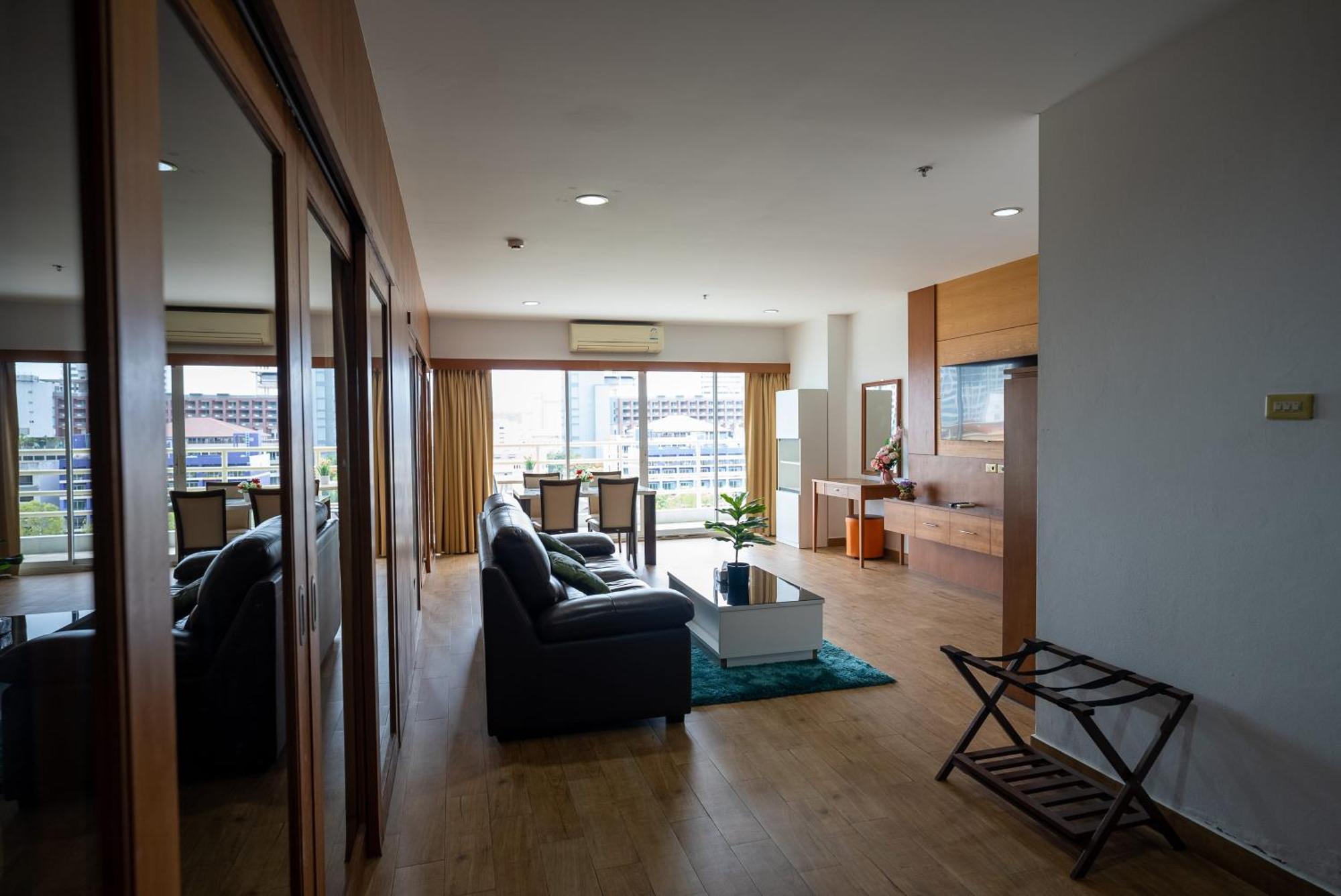 Hotel Vtsix At View Talay 6 Pattaya Exterior foto