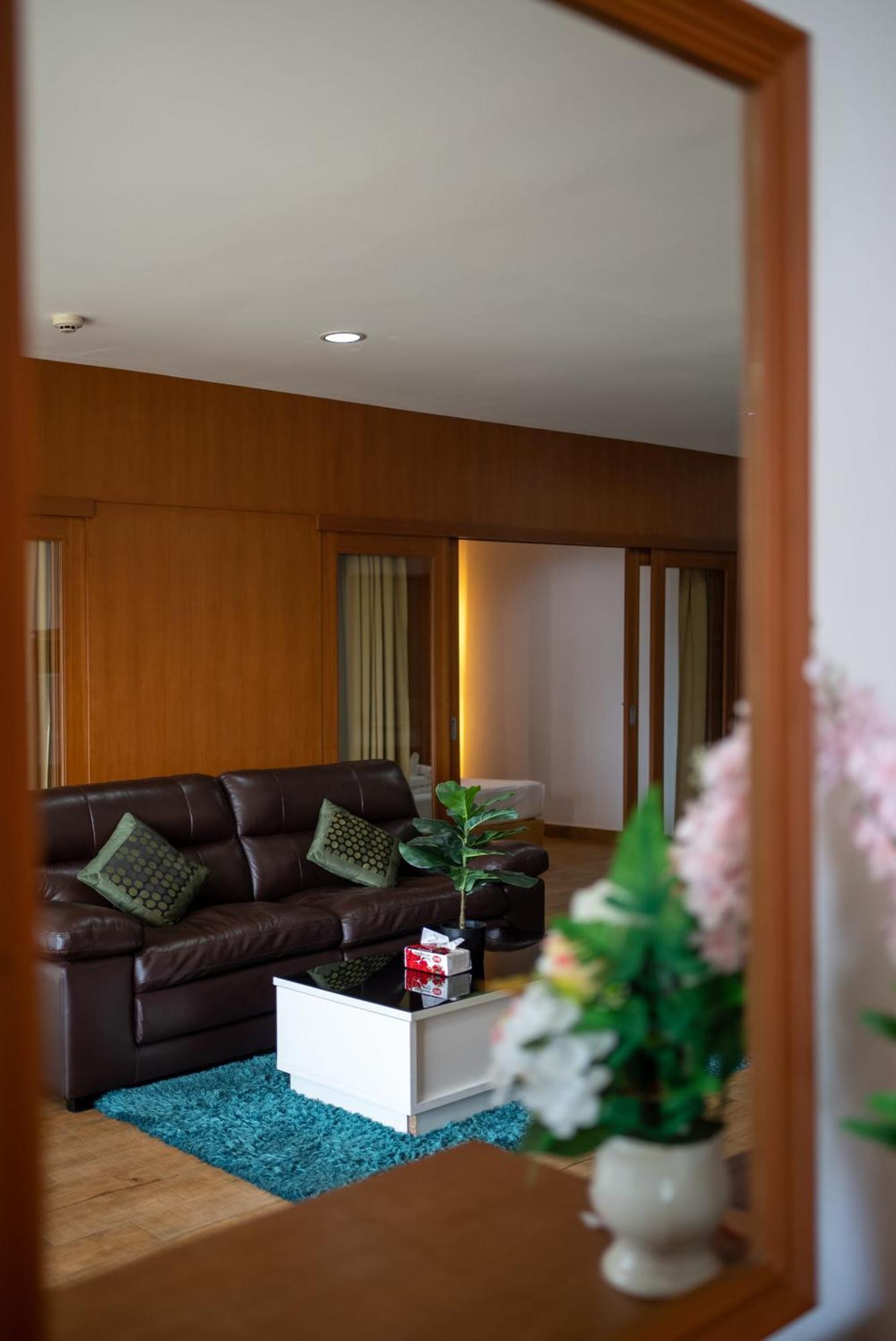 Hotel Vtsix At View Talay 6 Pattaya Exterior foto