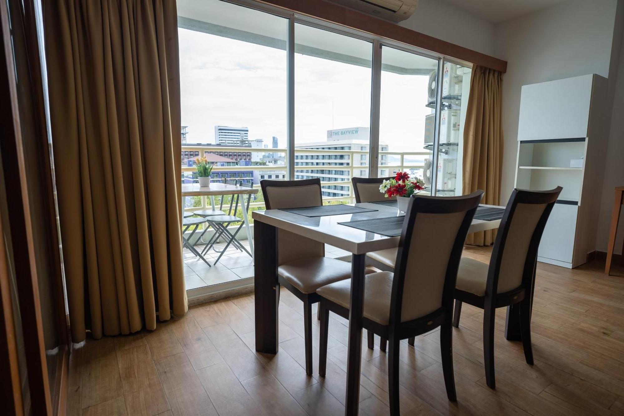 Hotel Vtsix At View Talay 6 Pattaya Exterior foto