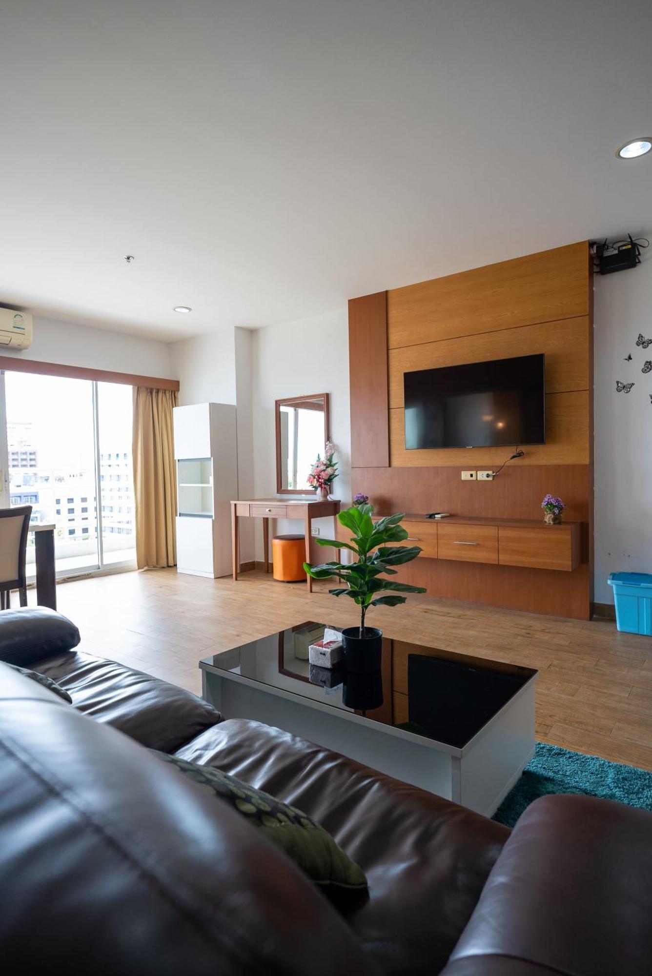 Hotel Vtsix At View Talay 6 Pattaya Exterior foto