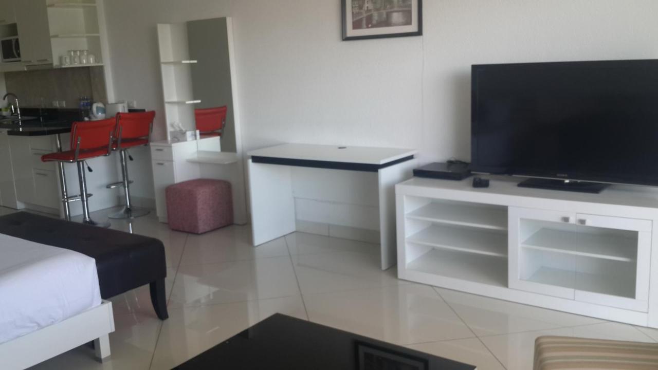 Hotel Vtsix At View Talay 6 Pattaya Exterior foto