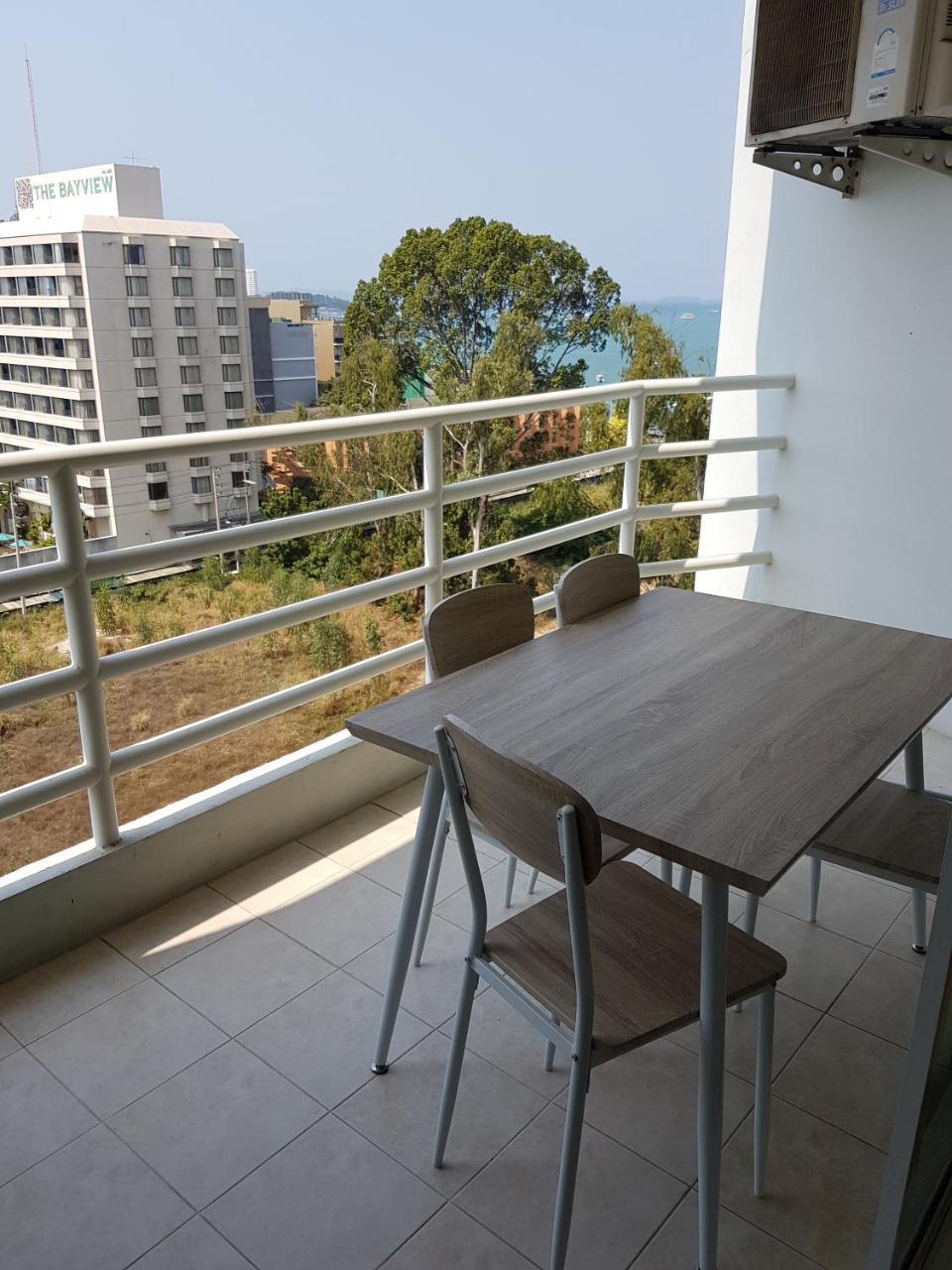 Hotel Vtsix At View Talay 6 Pattaya Exterior foto