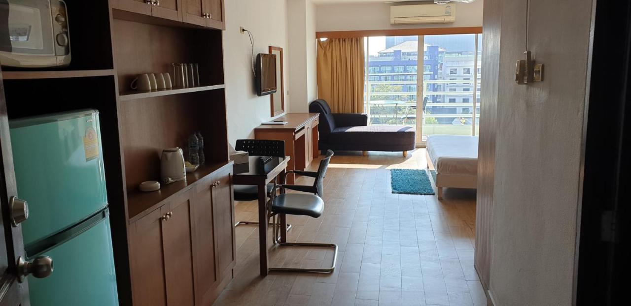 Hotel Vtsix At View Talay 6 Pattaya Exterior foto